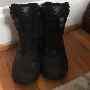 Columbia boys size 7 winter boot